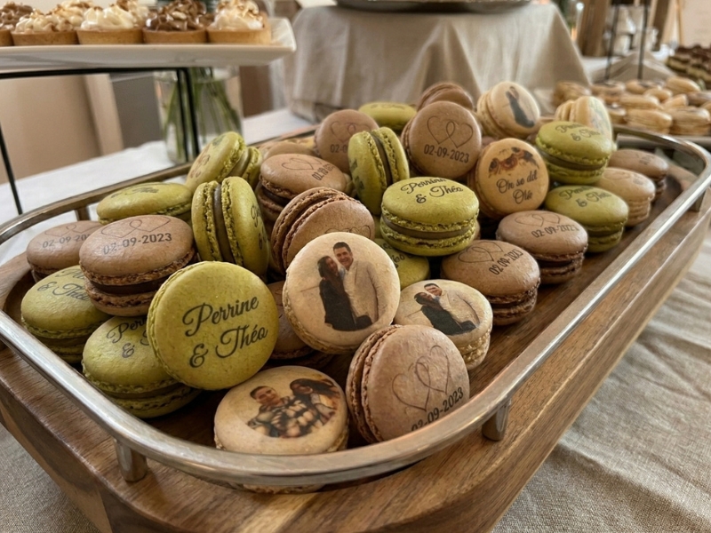 Plateau macarons cocktail vin d'honneur mariage